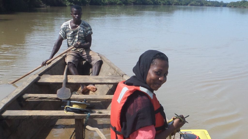Fati Aziz measures flows in the Black Volta River Basin with an OTT Qliner 2